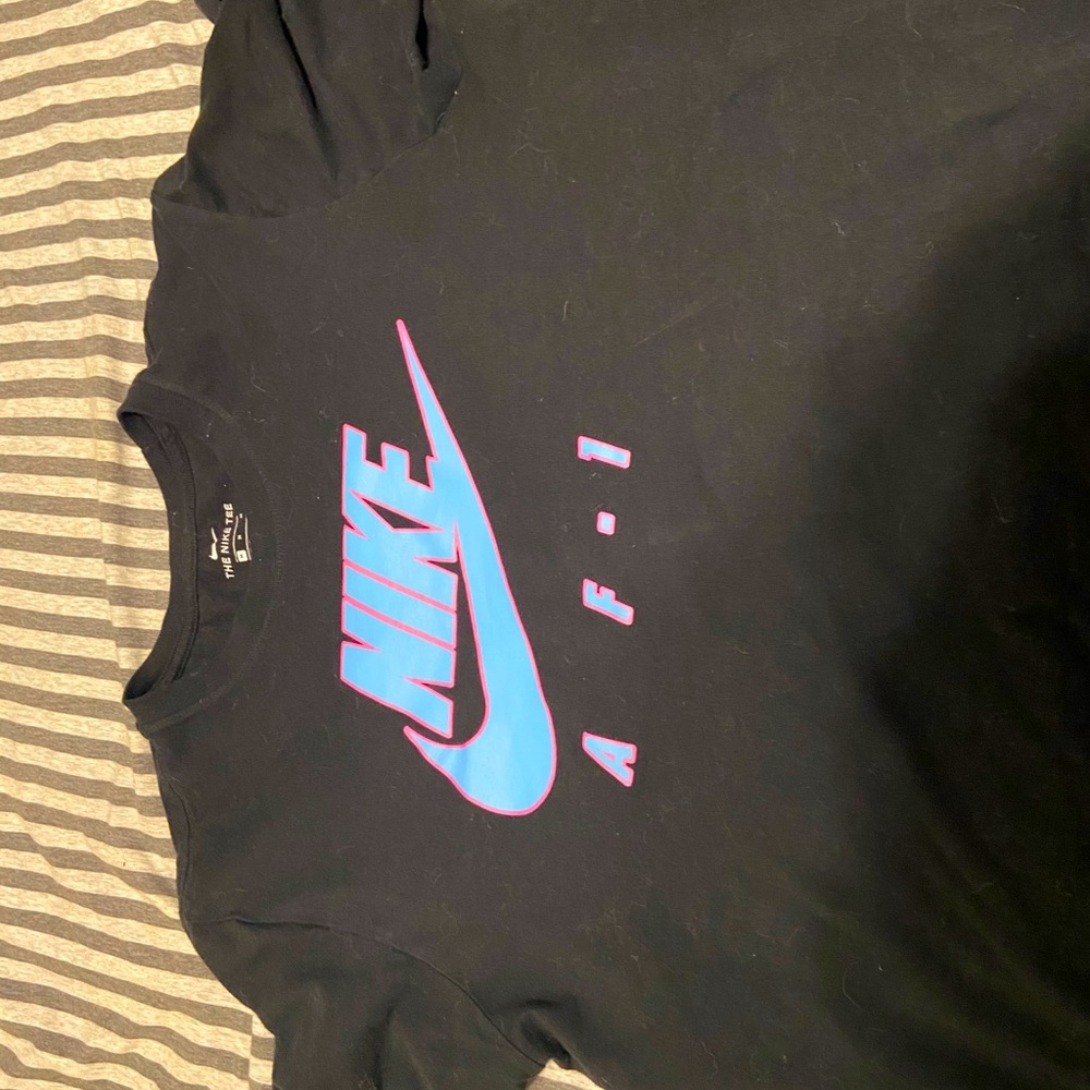 Nike men’s t shirt